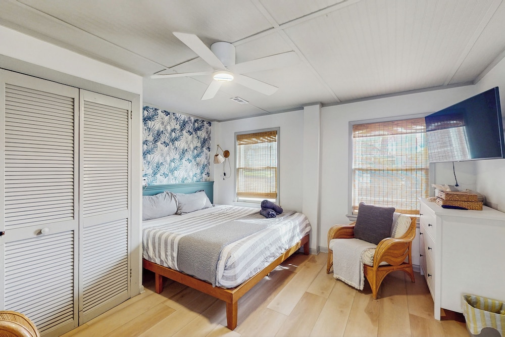 Entire House - Serenity in Surf City