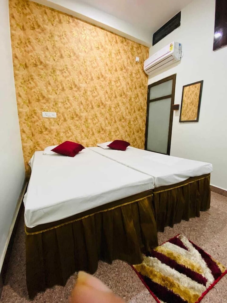 Dhanwantri Niwas Guest House By GRB view 2