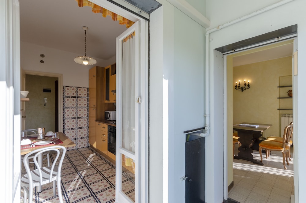 JOIVY Light Flat for 5 in the Heart of Bogliasco view 4