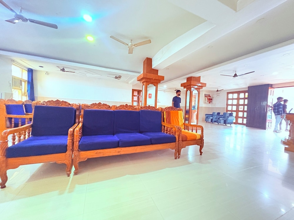 Binapani Hotel & Restaurant Tarapith