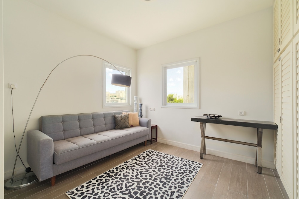 Ramat Aviv Stylish Stay by Sea N' Rent