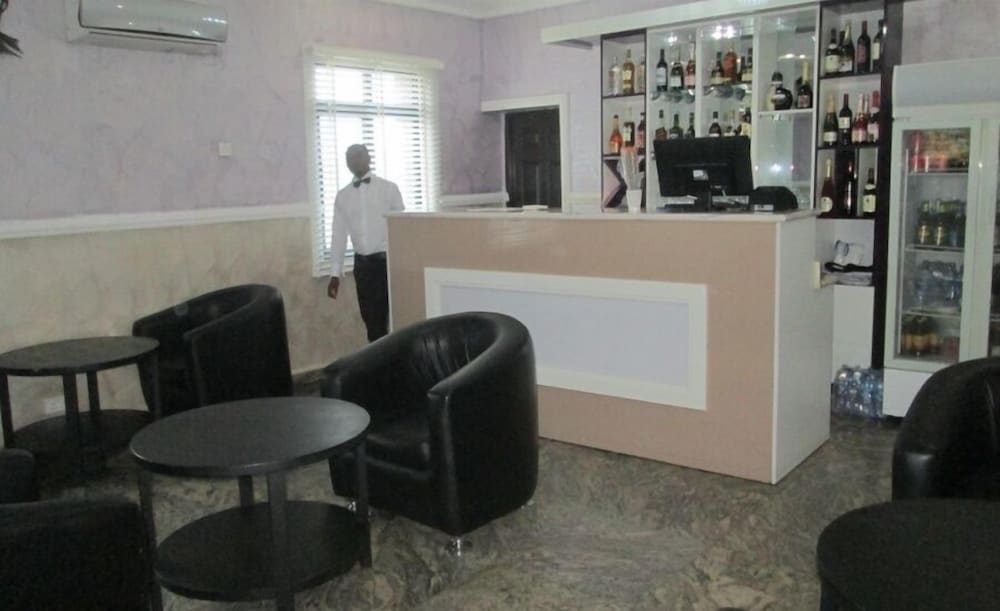 Idrinana Hotels