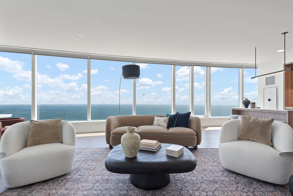 Luxe Apts Stunning Lake Views Resort Amenities