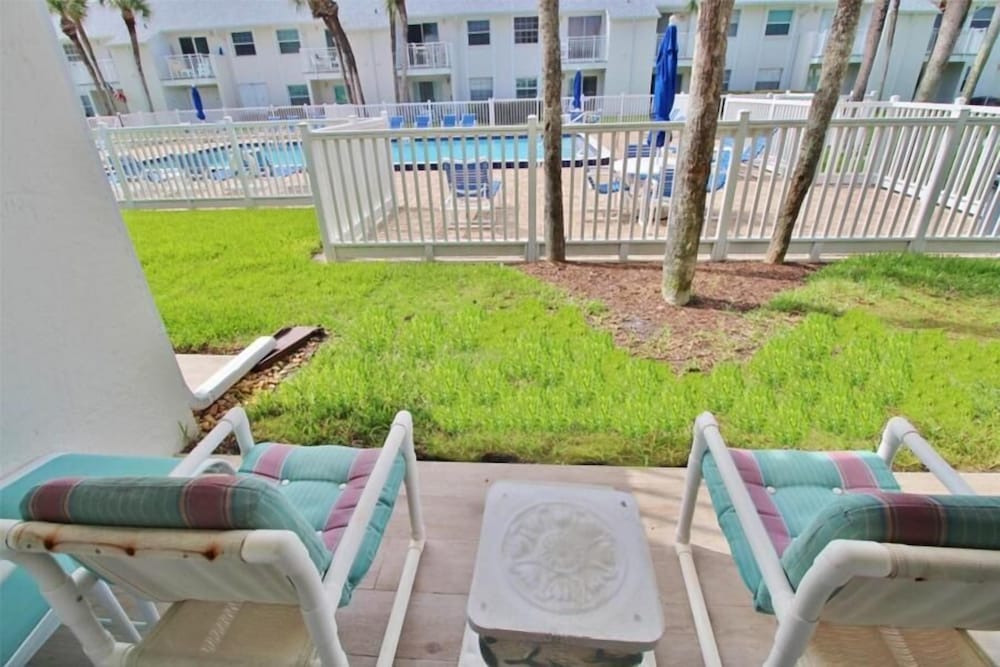 Colony Beach Club 147