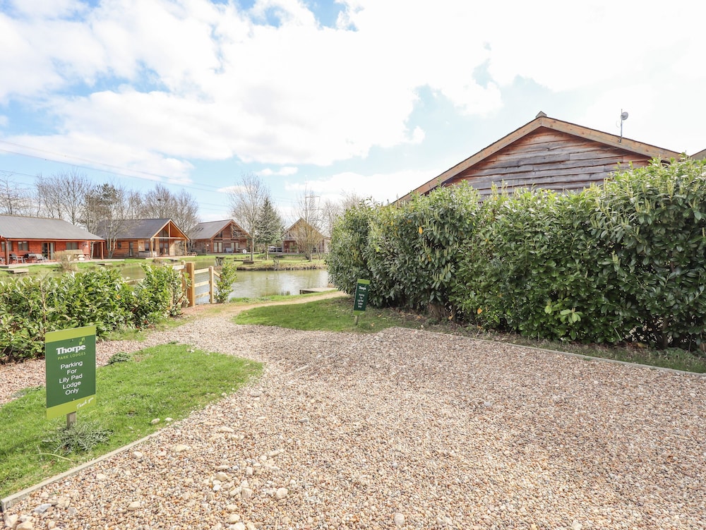 Lily-pad Lodge