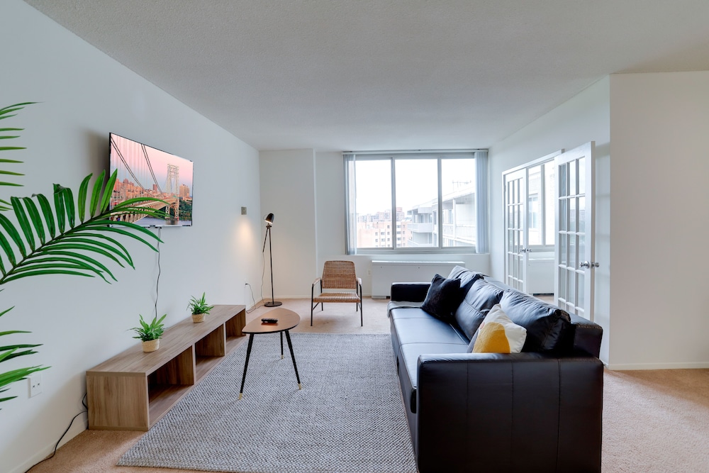 Crystal City Comfortable Apartments