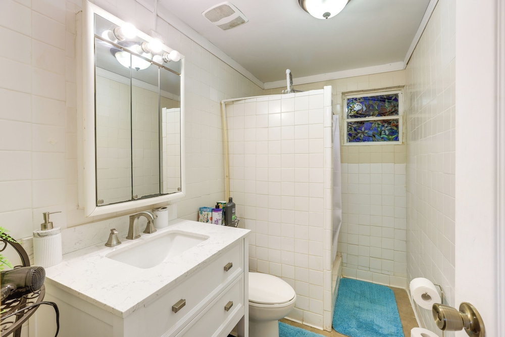 Lakefront Delta Cottage w/ Views, Canoe Dock! - Property Image 3