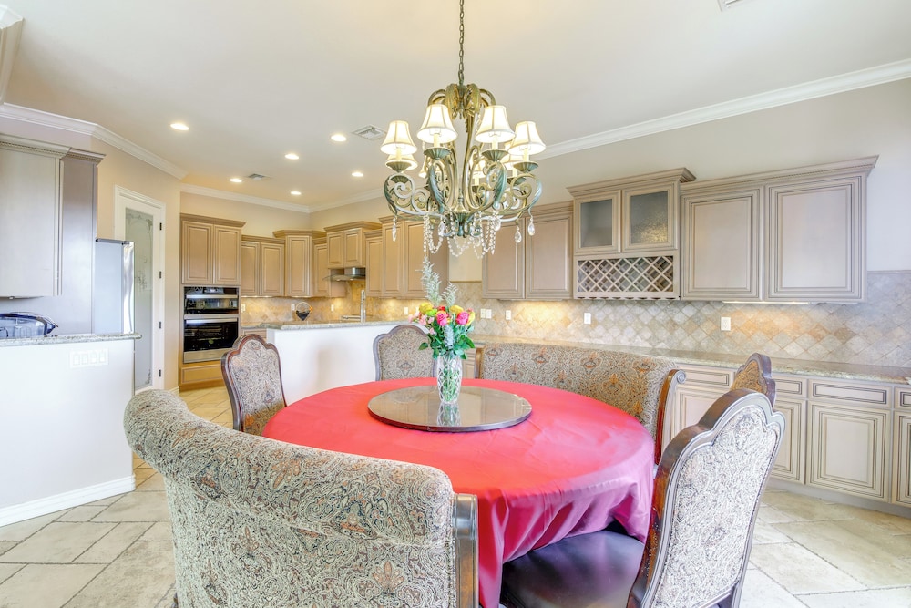 Spacious Luxe Home w/ Lake Access in Fort Mohave!
