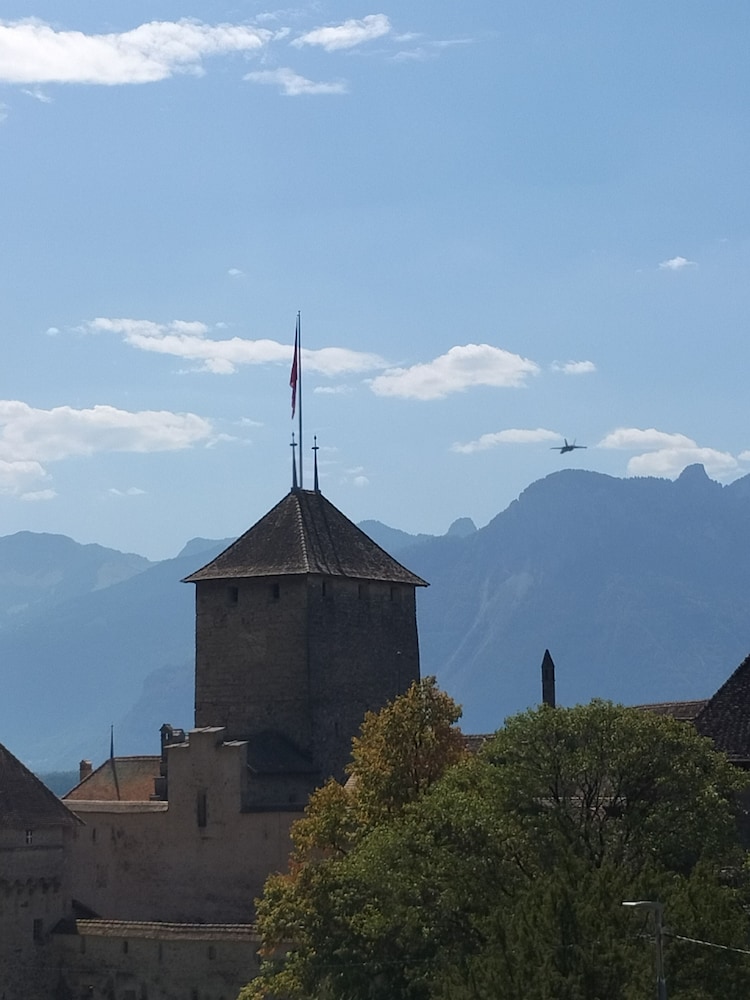 Castel View