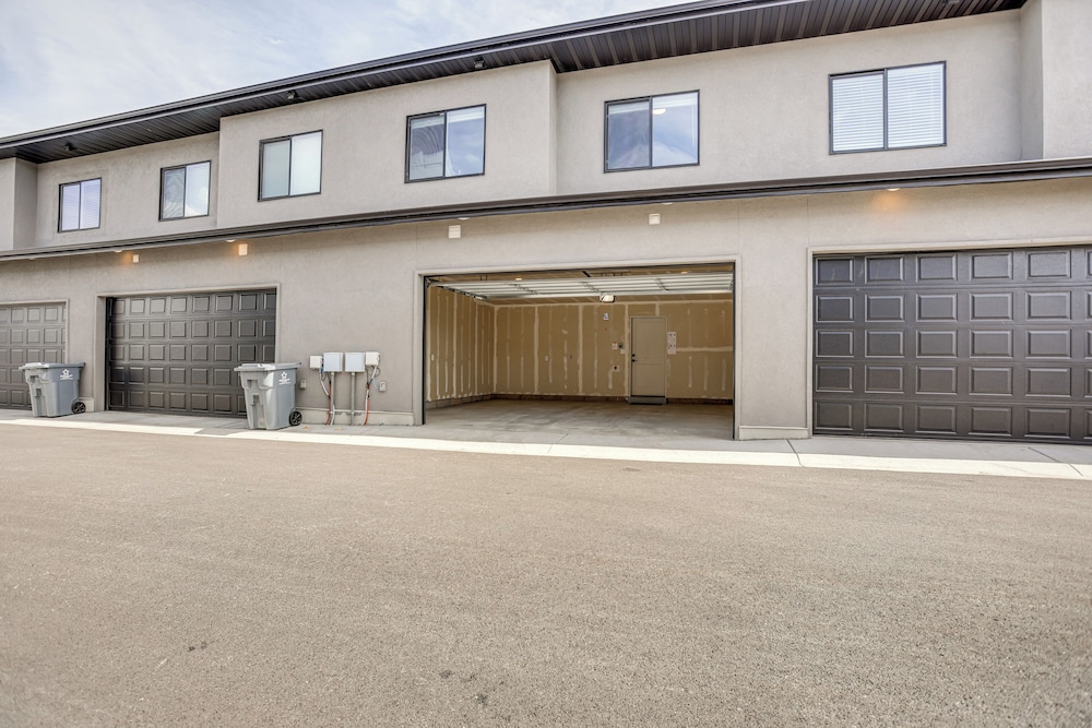 Hike & Ski: Townhome 8 Mi to Dtwn Ogden!