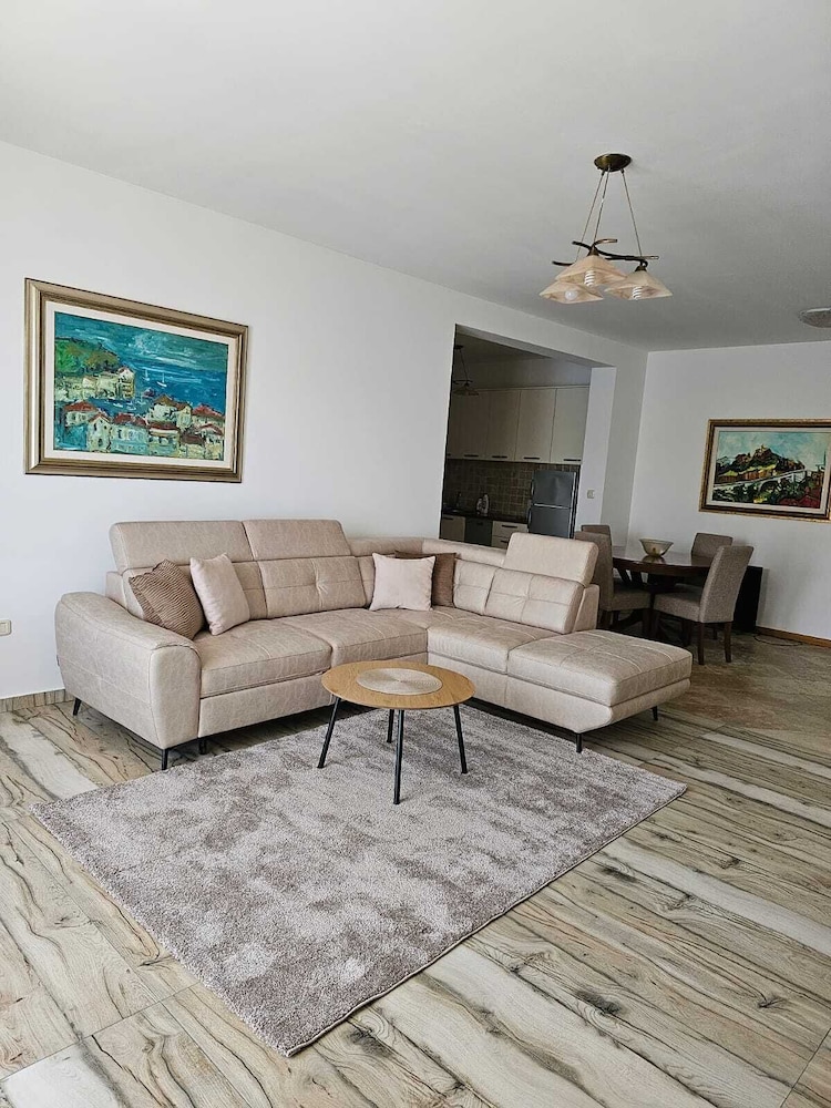 Panoramic Sea View 2BDR Apartment