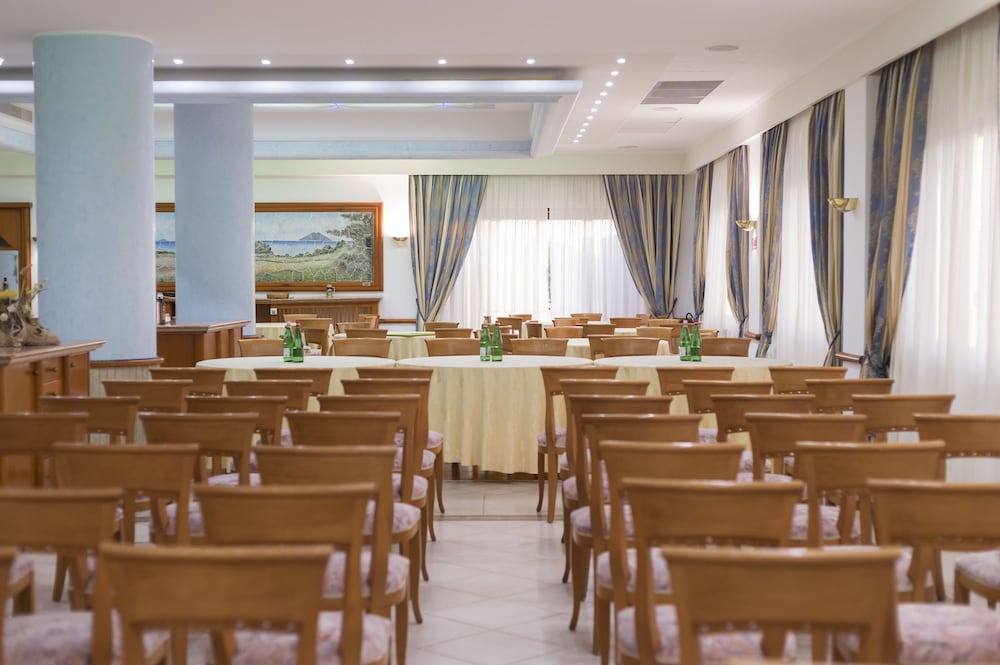 meeting & event spaces