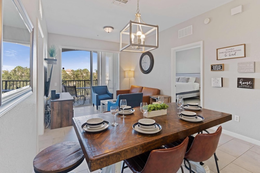 Vista Cay Swanky