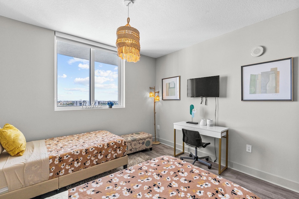 2Br2Ba Next To Jackson Memorial Hospital