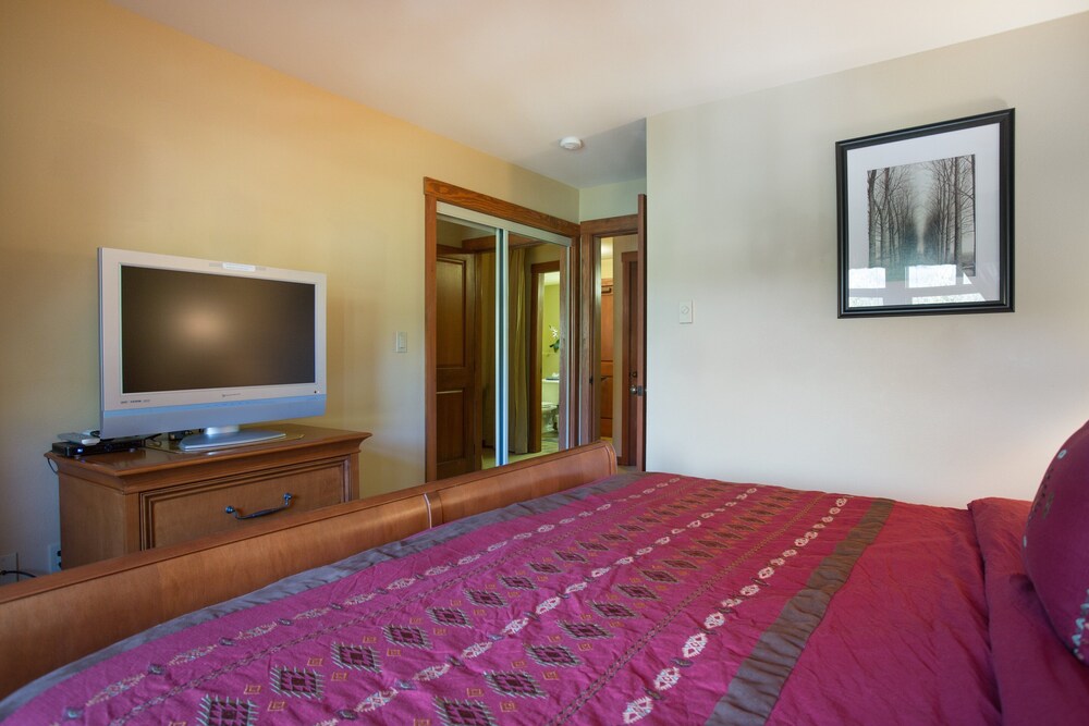 Eagle Springs East 1 & 2 Bedroom Condos