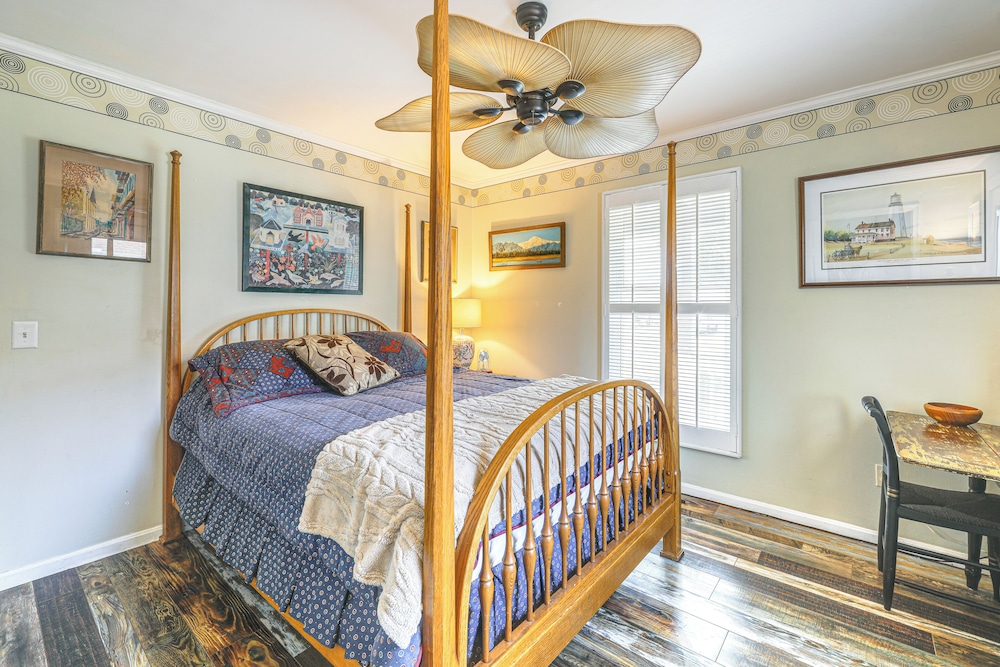 Family Home w/ Private Pool & Hot Tub in Lewes