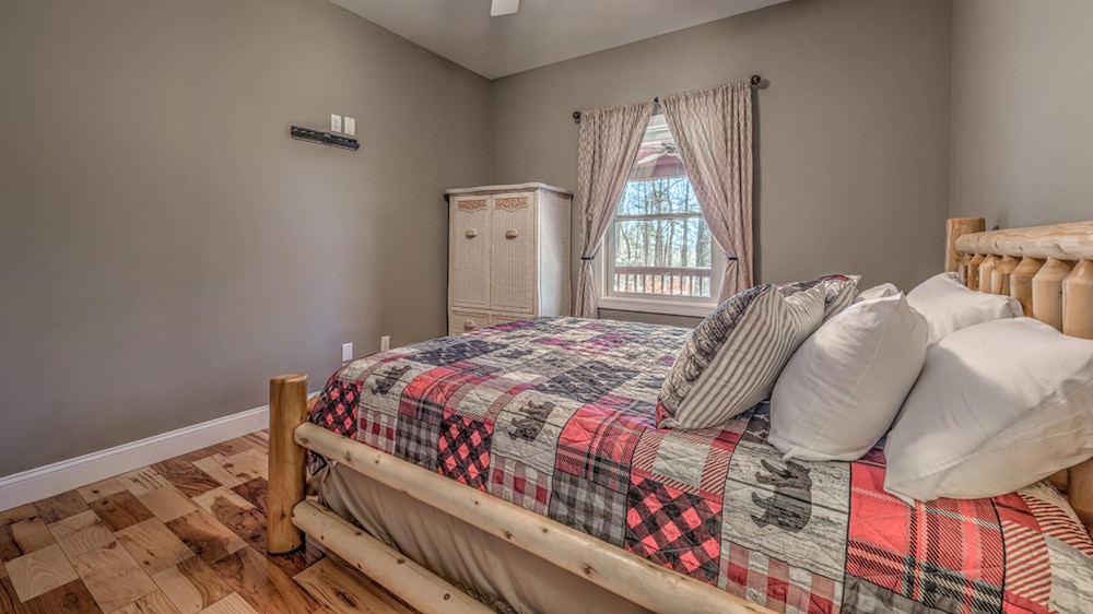 32 Acre Memory Maker by Escape to Blue Ridge
