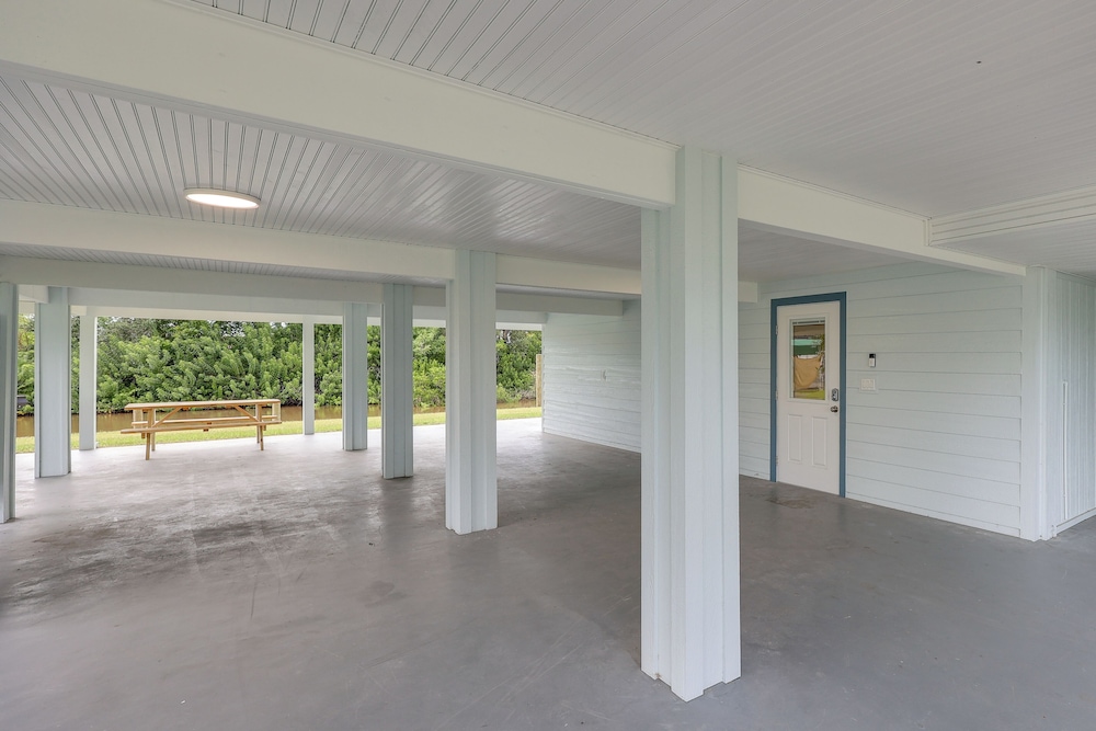 Dock + Canal View: Tranquil Escape in Punta Gorda