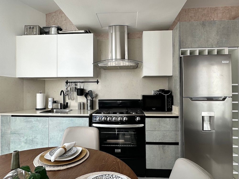 Shalom Residences By YellowKey