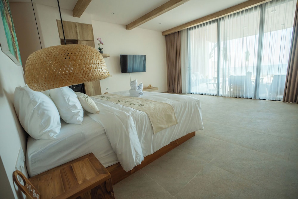 Bohemian Beachfront Apartments