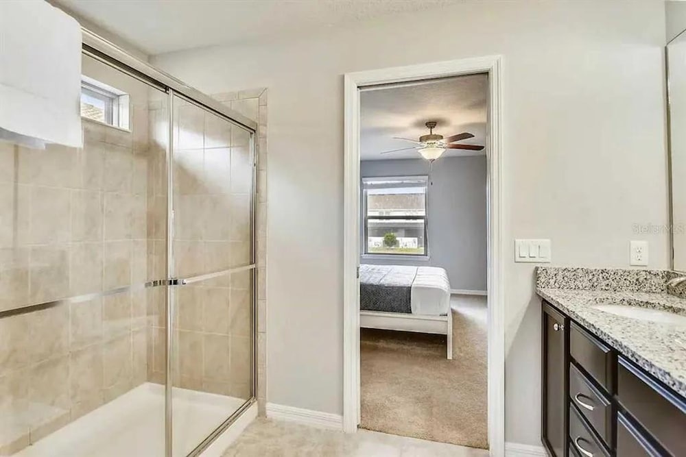 Gorgeous 5Bd w Private Pool Windsor Westside 8893