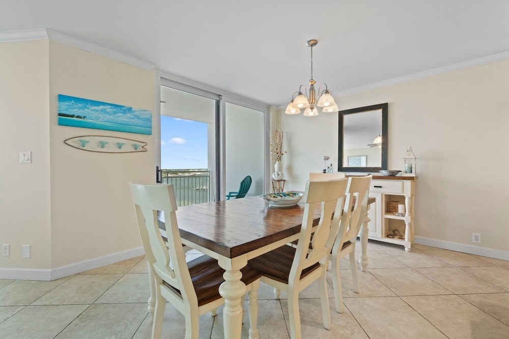 Seaspray Riverside 713 view 5