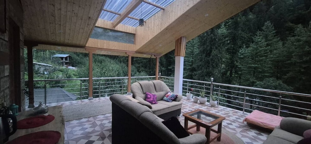 The Orchard Retreat VanVaas