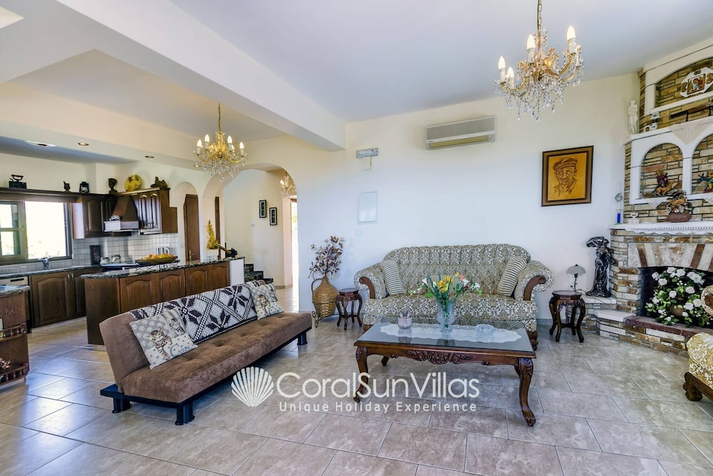 Away-from-it-all, Exceptional Sea Views Sleeps 10