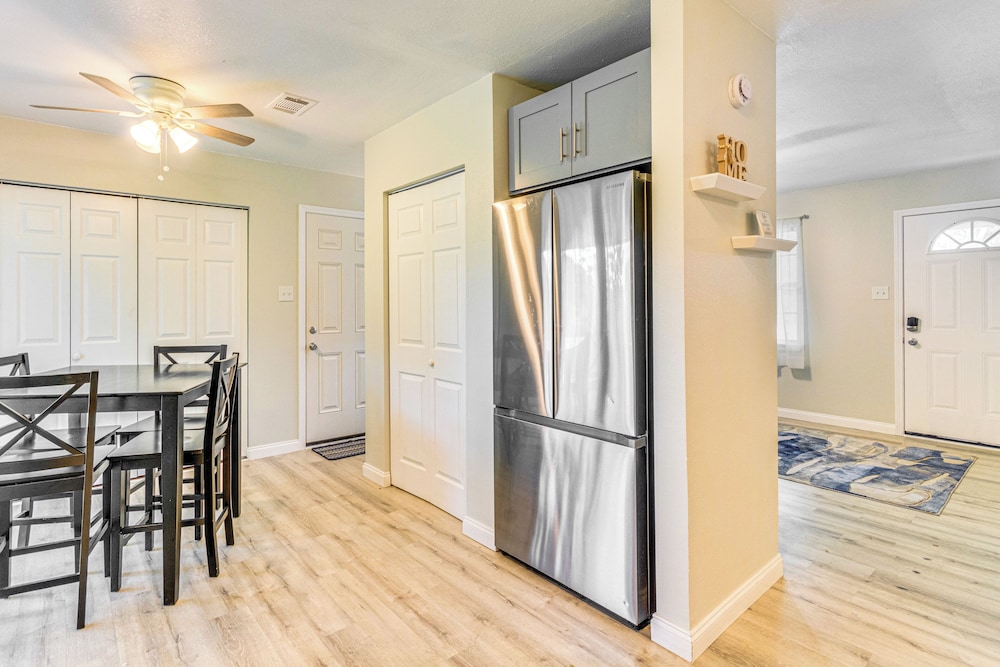 Fish, Hike & Relax: North Little Rock Gem w/ Yard