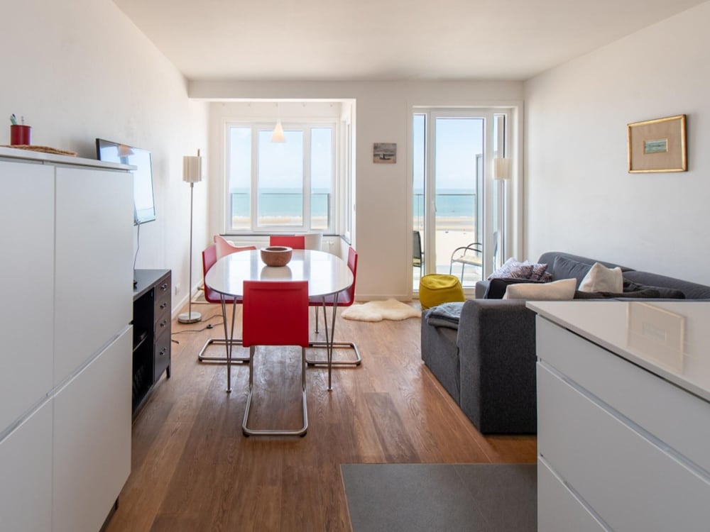 Beautiful Apartment With sea View