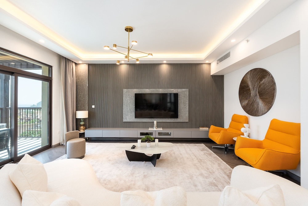 Modern 4BR w Full Burj Al Arab View Pvt Rooftop