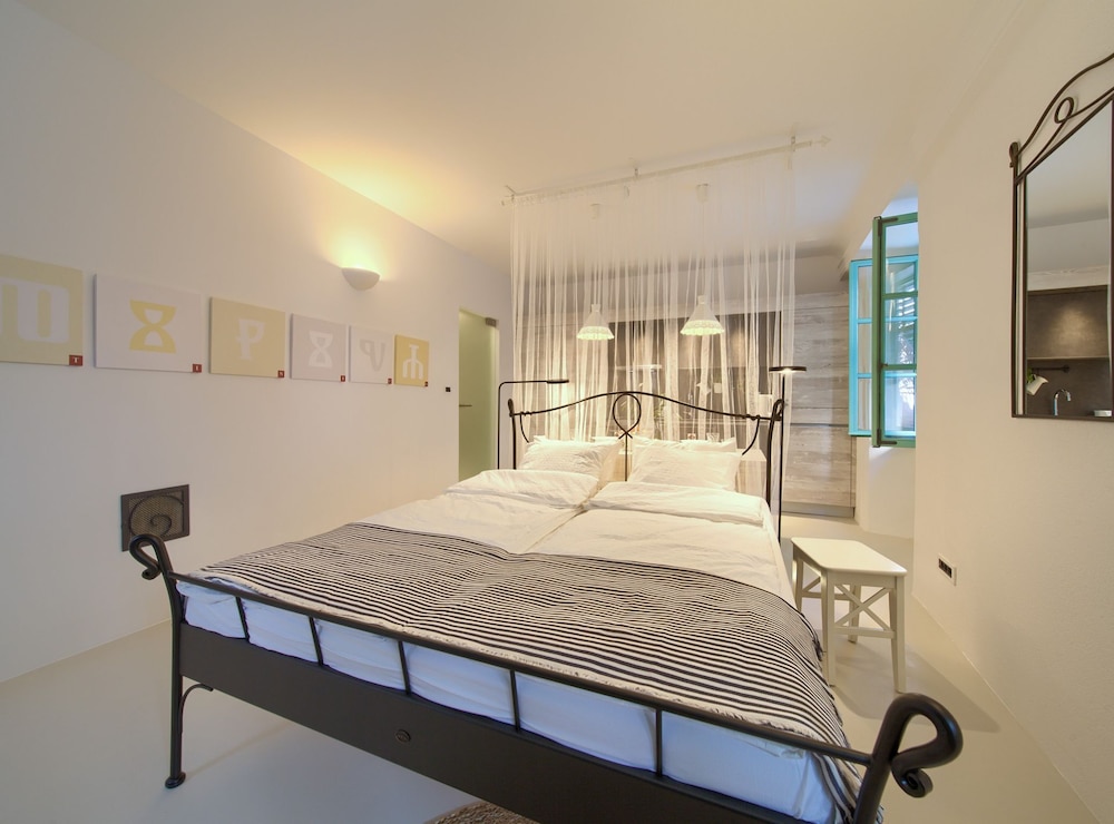 Vibrant and Elegant Downtown Krk Apartments