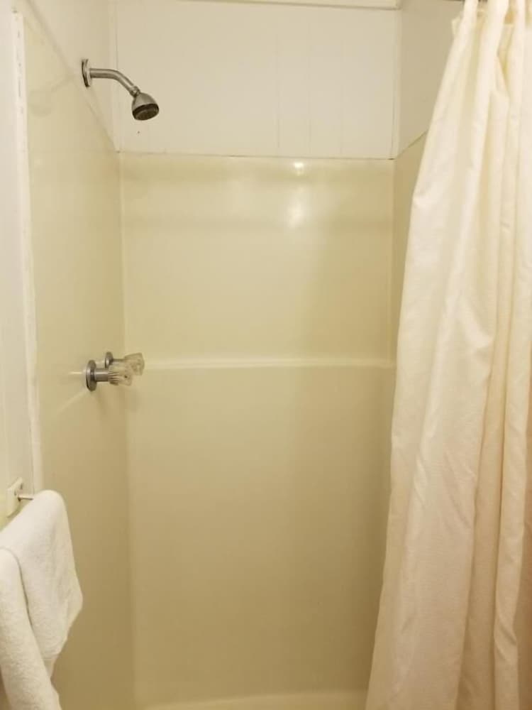 Lone Star Inn by FairBridge - Property Image 6