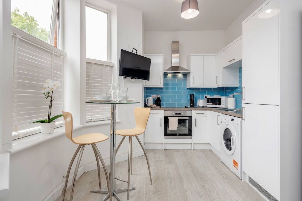 1 Bedroom Apartment With Wifi and Parking view 4