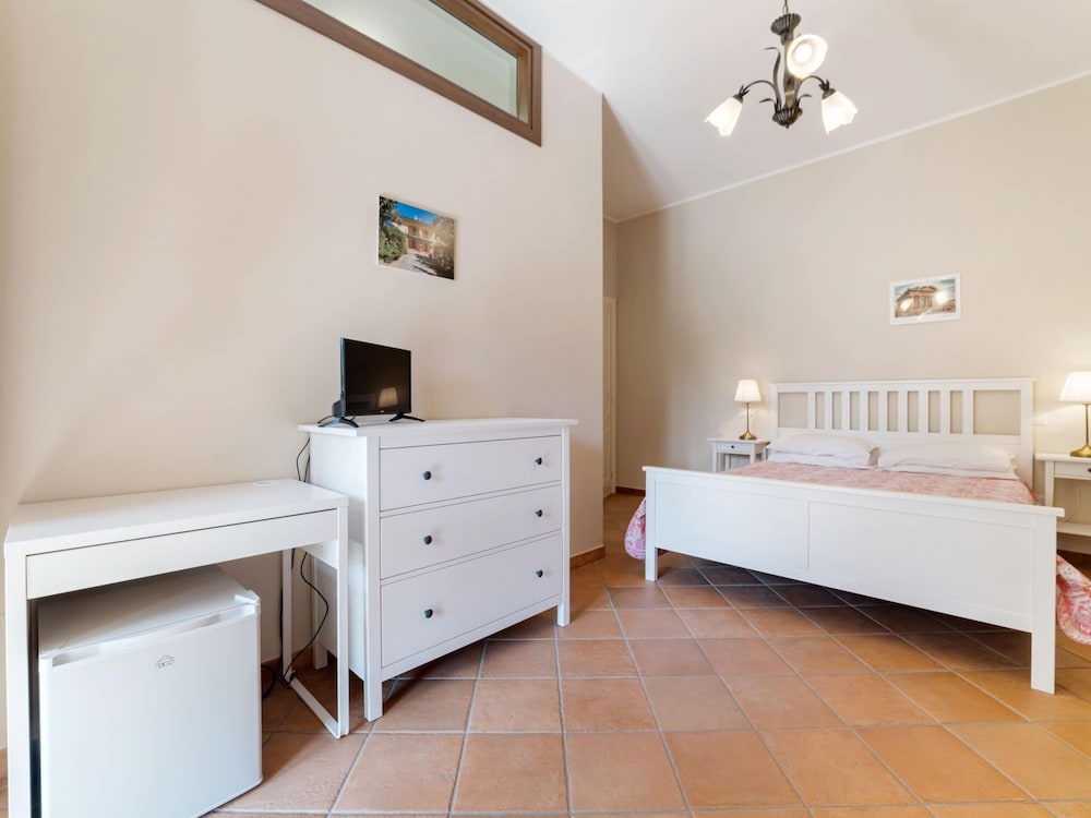 Villa With Pool Near Paestum view 4