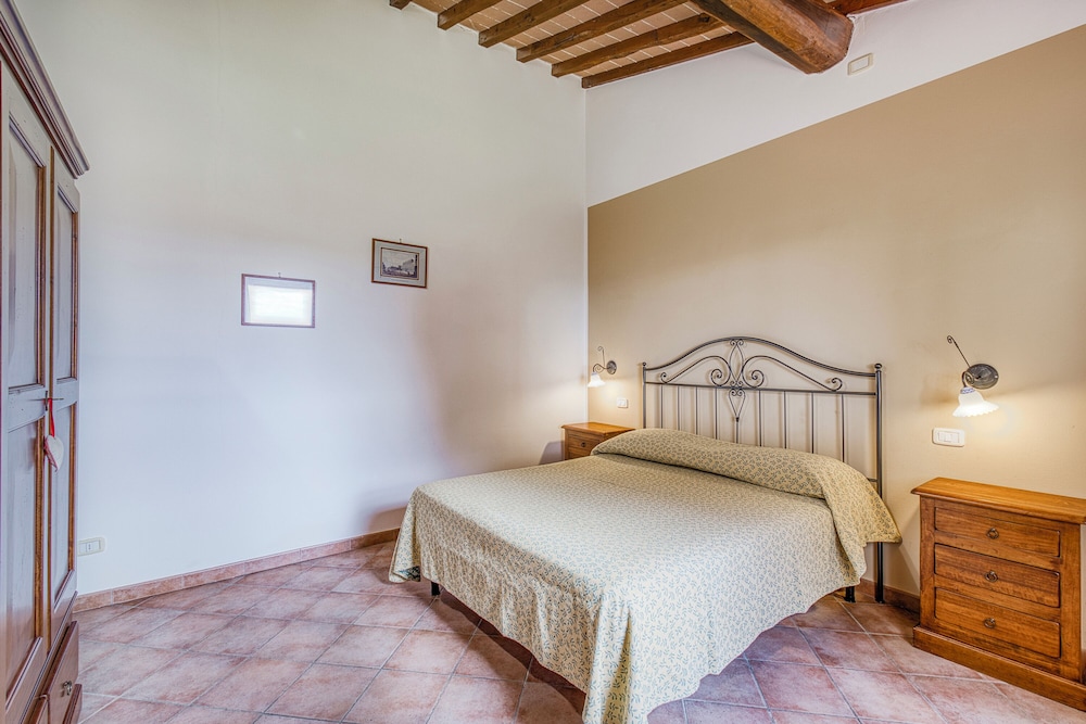 Ribes Family Apt Shared Pool,volterra view 3