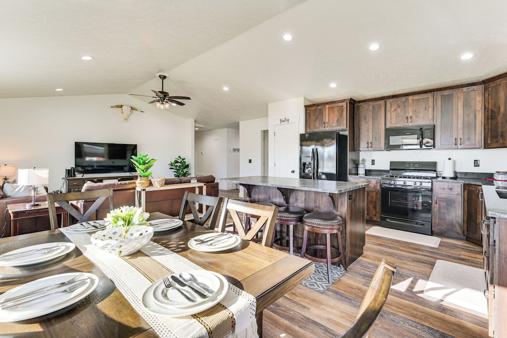 2 Mi to Beaverhead River: Family-friendly Home!