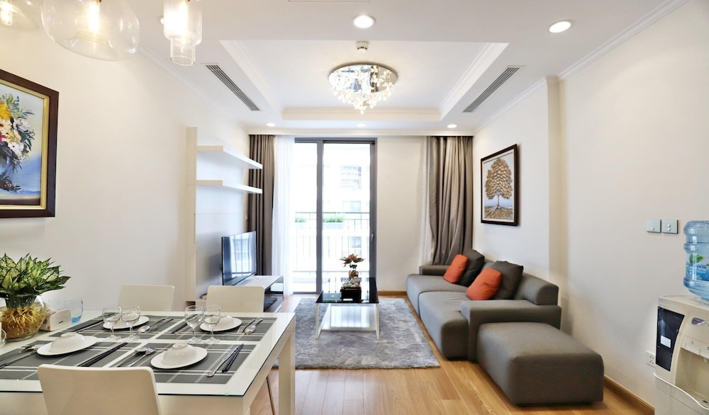 Bom Homestay Vinhomes Times City
