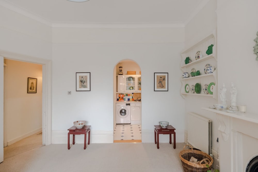 Traditional 2 Bed Apartment Notting Hill
