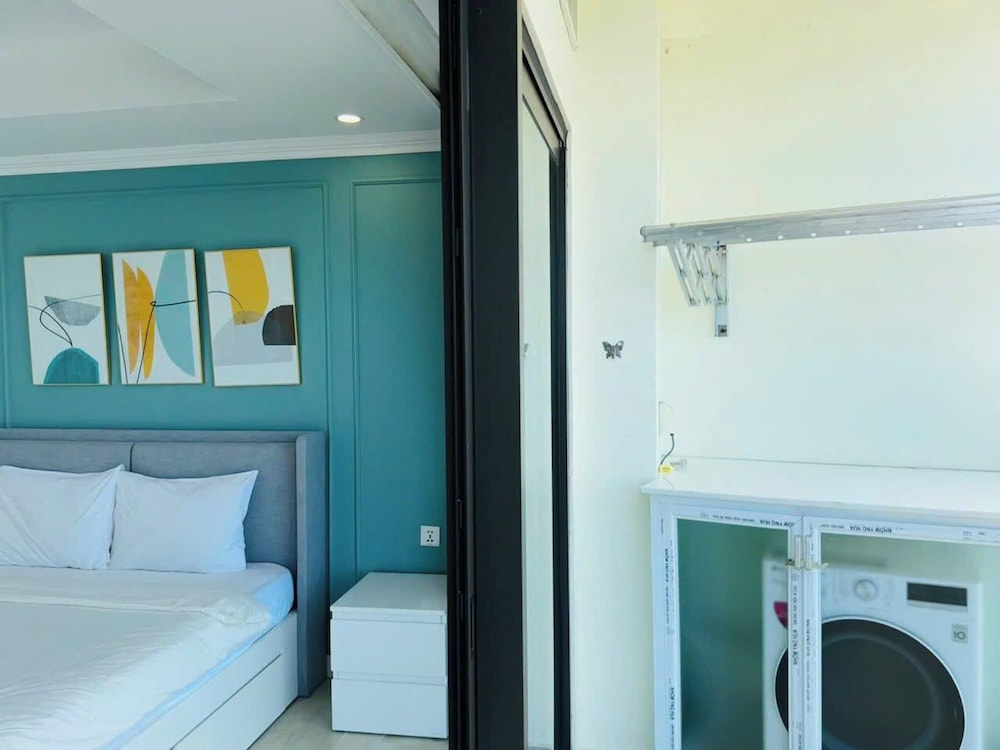 Gold Coast Balcony Serviced Apartment