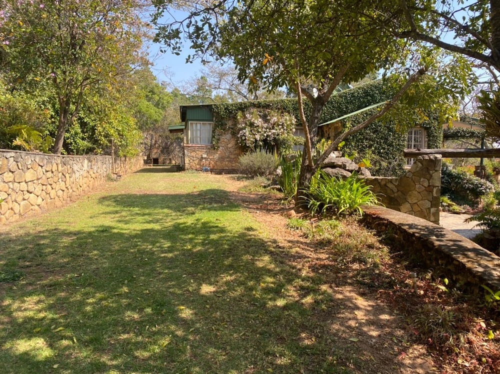 Stunning Private Cottage in the Heart of Nyanga - 2095