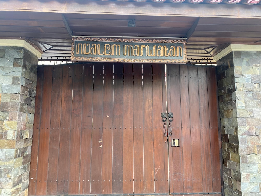 Aldeoz Villa Ndalem Marwatan Solo
