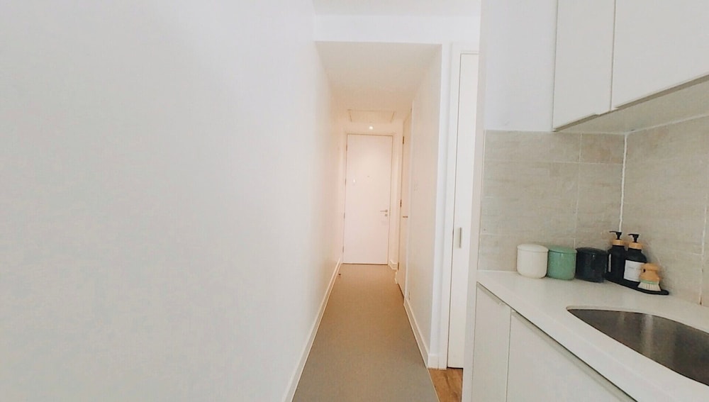 1 Bed City Studio Sleeps 3 - Wifi, Views