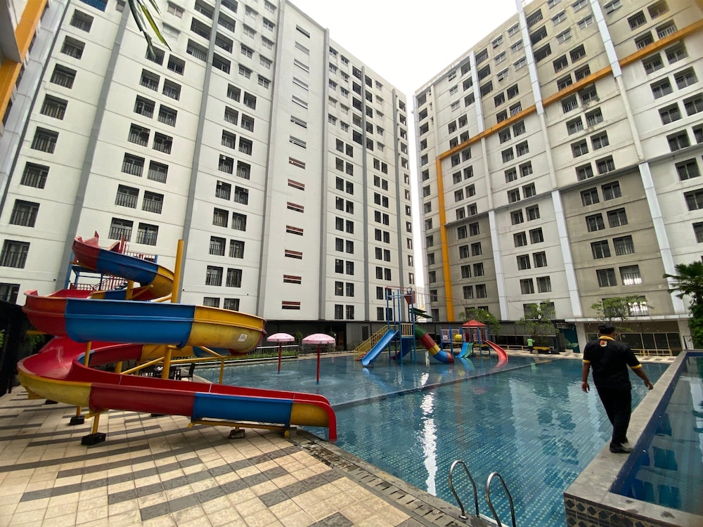 Good Deal And Comfy 1Br Apartment At Paramount Skyline