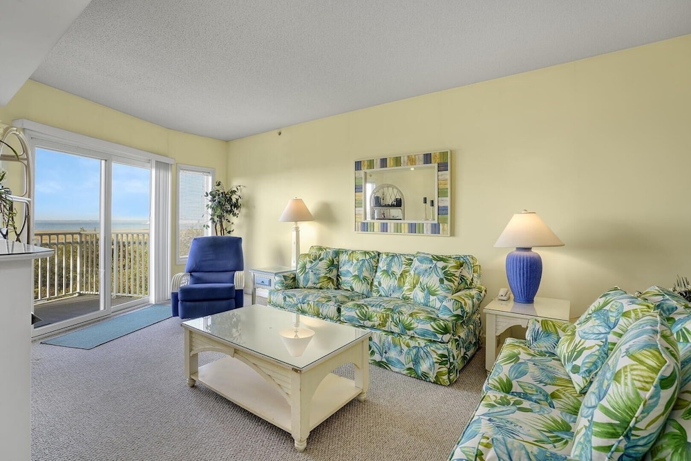 Playa Flamingo 104 2 Bedroom Condo