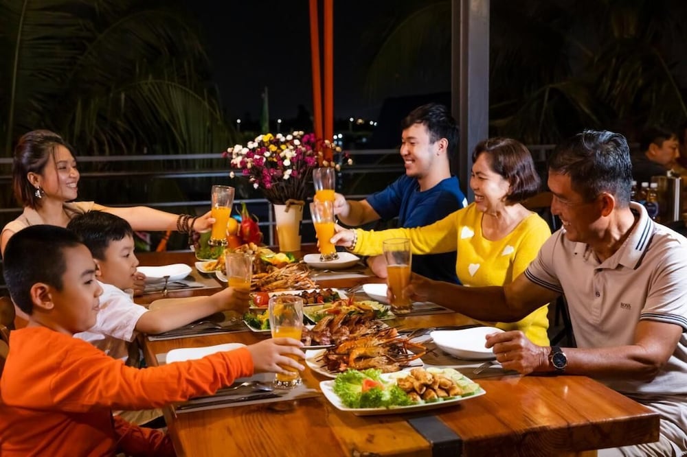 Cồn Phụng Retreats Mekong - Nature Island with Free Boat Shuttle & Fishing