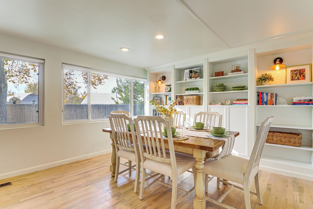 5 Mi to Hogle Zoo: Modern Retreat w/ Spacious Yard, photo 16