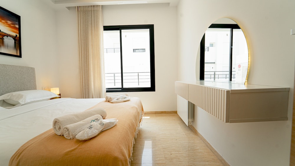 New Central and Luxury In Jardin de Carthage