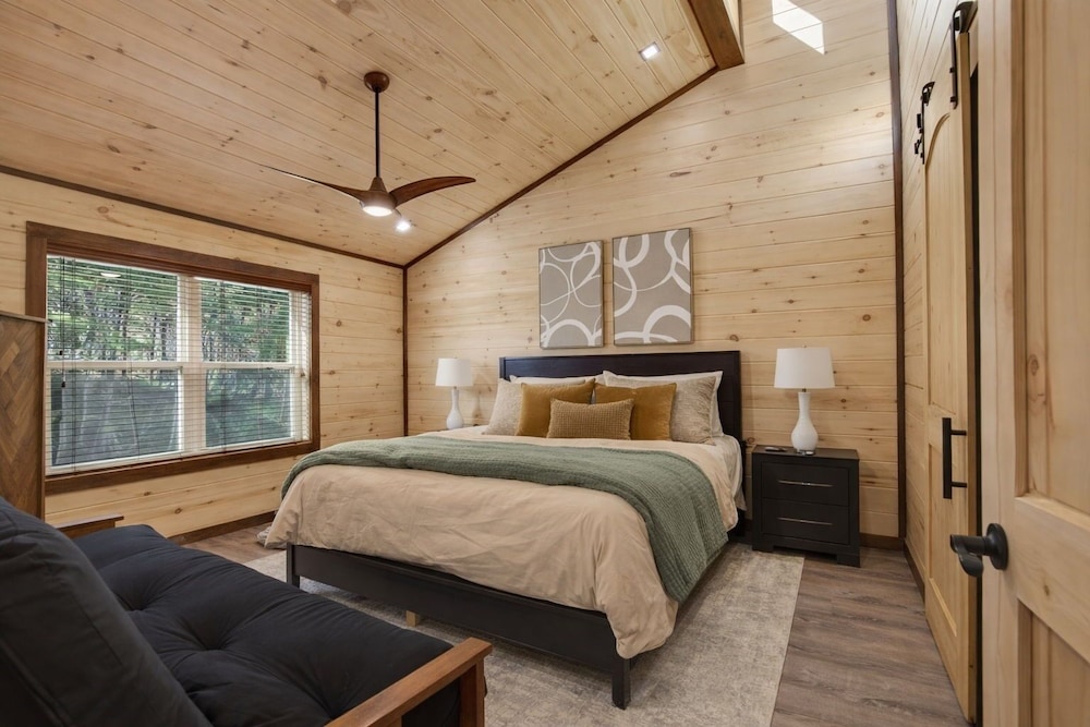 Ern802 - Bear Olympics 3 Bedroom Cabin