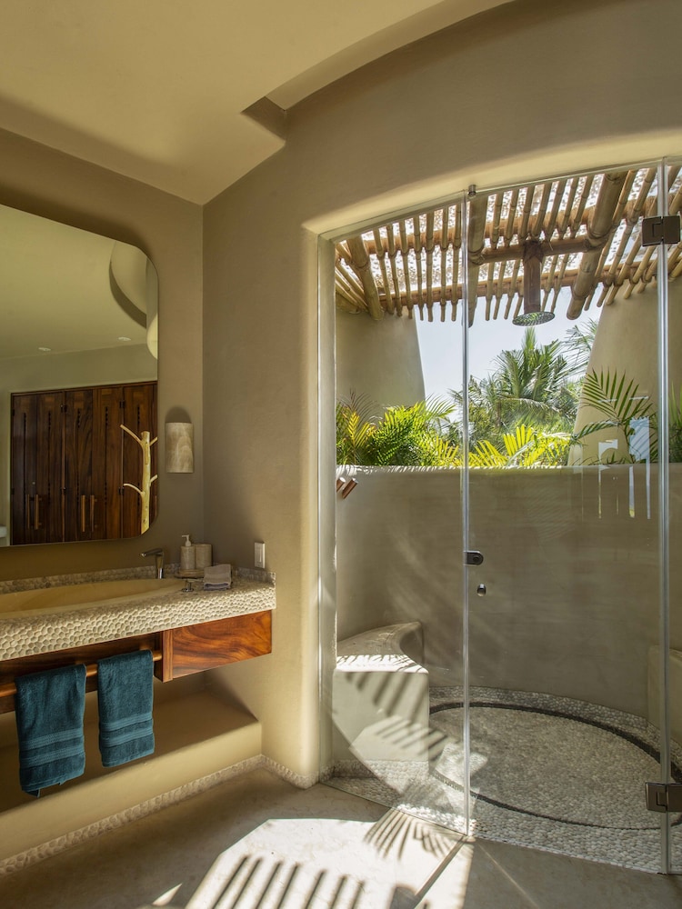 Punta Majahua Condos